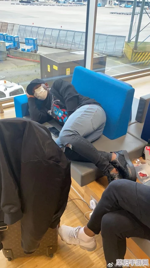 部长外勤中突然下大雨日本，如何应对突发天气挑战与工作安排的灵活性显得尤为重要