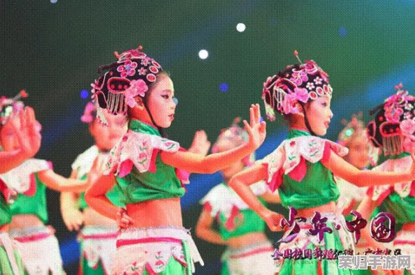 飞行中的乐趣满天星：网友热议，感受高空的自由与美丽，仿佛置身于无尽的星海之中，让人心驰神往！