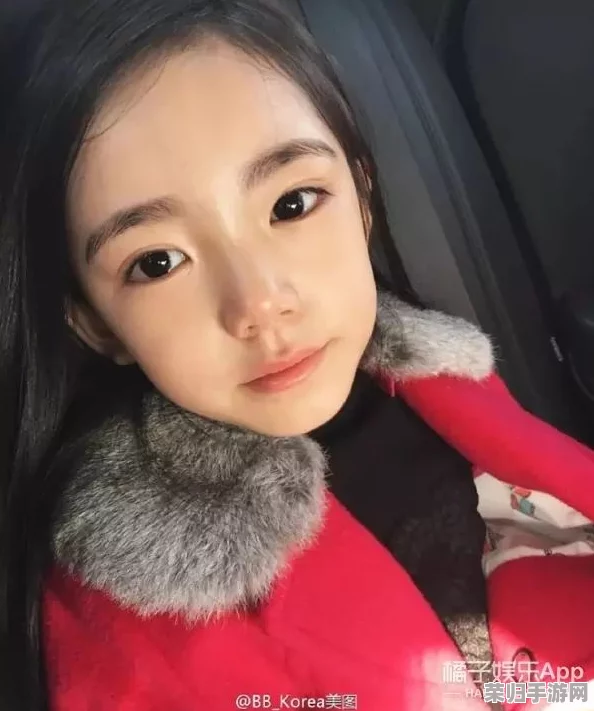 “911爆料网红领巾李恩：探秘她如何影响网络世界及网友热议的深层意义”