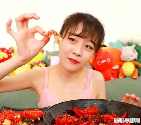校霸在小树林请我吃麻辣烤肠，网友热议：这简直是校园恋爱剧的真实写照！