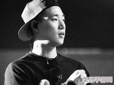 在当今娱乐圈，gary宏翔与帅小伙合作的背后，展现了他们独特的音乐风格和默契配合
