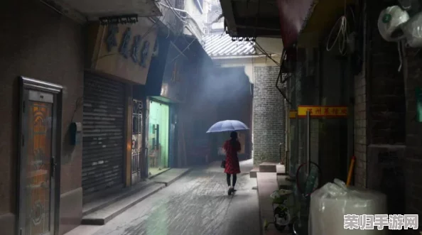 寒冷冬夜城中村100元，网友评论：这个价格在这样的环境里真是太划算了，感觉能体验到不一样的生活！