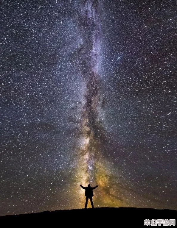 梁佳芯 星空：在璀璨星空下，感受梁佳芯的独特魅力与艺术灵魂交织出的美丽画卷