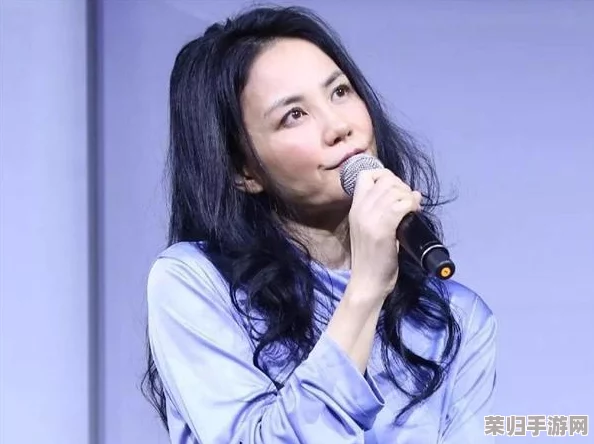 张柏芝手扒性器全照引发热议，网友纷纷讨论其背后的意义与影响