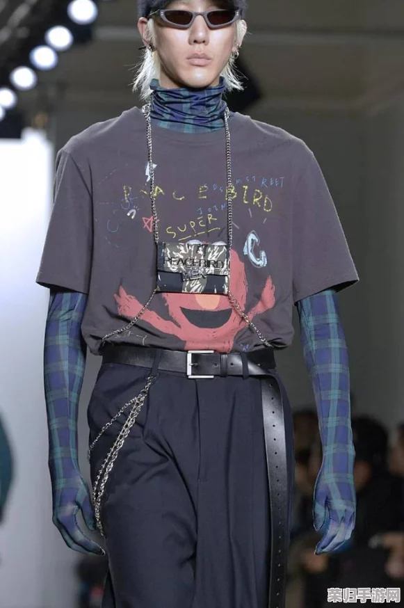 精选归龙潮与欲影潮流单品：个性碰撞中的时尚抉择指南