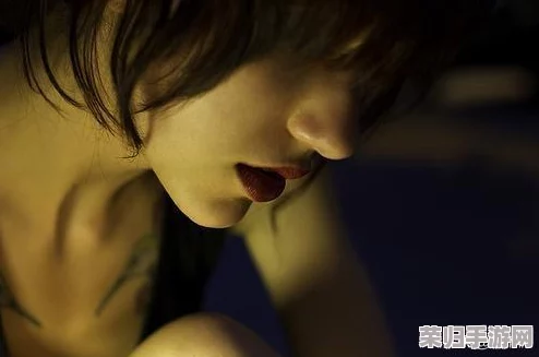 第一次处破女18分钟内谢，揭示了年轻女性在初次经历中的心理与生理反应，以及社会对这一过程的多重解读
