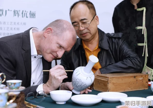 克拉克瓷艺韵流转：品鉴间智慧对话，精选答案的艺术抉择