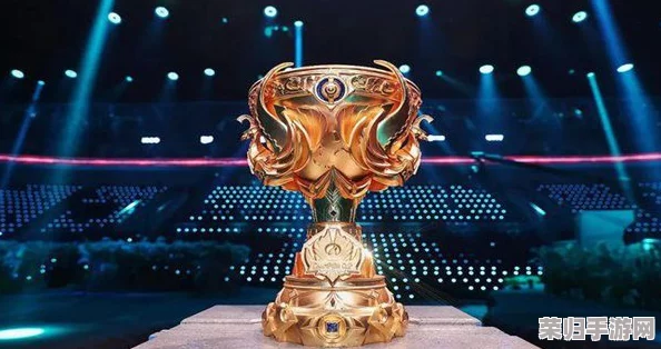 王者荣耀：剖析KPL与世界冠军杯，哪一座冠军奖杯更具荣耀里程碑意义？